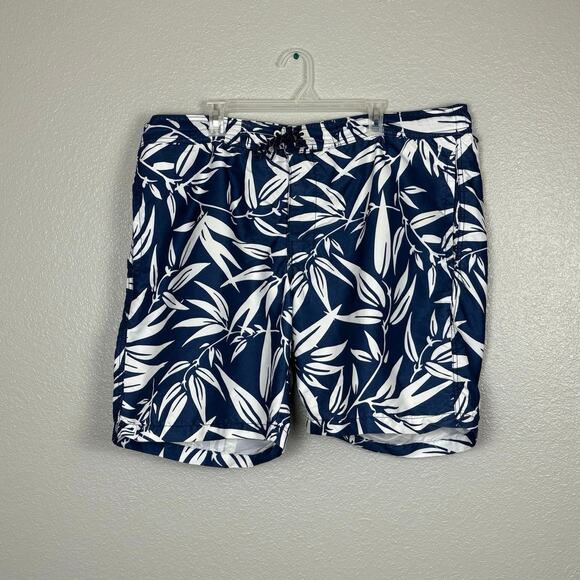 St John’s Bay Size XXL Navy White Floral Polyester Lined 2010s Men’s Swimtrunks - Picture 1 of 7